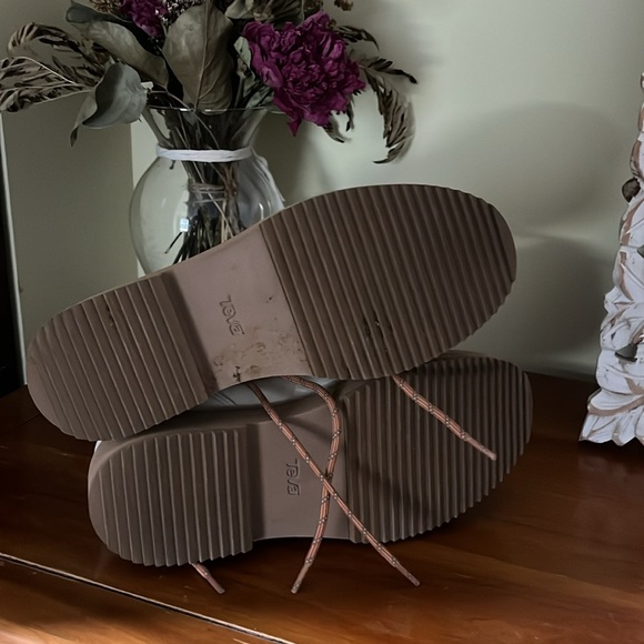 Teva Midform Boot in White Swan Size 8 - Picture 3 of 4